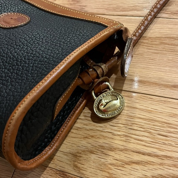 Dooney & Bourke Vintage Crossbody Bag - Picture 3 of 6